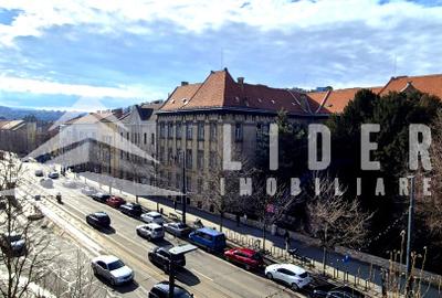 Vanzare apartament 2 camere Centru/decomandat/parcare / - 1