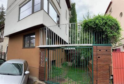 Birou, 45 mp în Calea Călărașilor