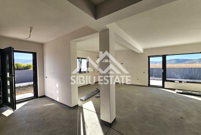 Casa 5 camere, TEREN MARE, pret BUN - 18