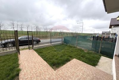 Casă cu 3 camere  toate utilitățile - 105.000E cu teren in  concesiune - 11