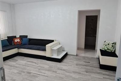 Apartament cu 3 camere semidecomandat în Pantelimon
