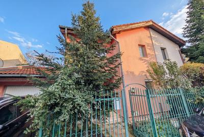 Casă individuală cu 4 camere în Central