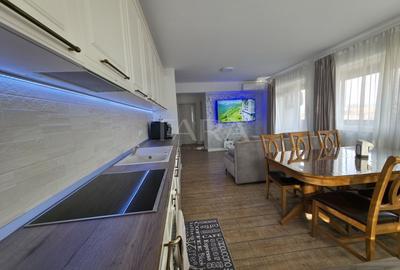 Apartament cu 3 camere semidecomandat în Florești