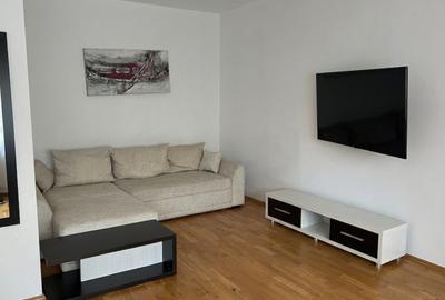 Apartament cu 3 camere decomandat, mobilat în Băneasa