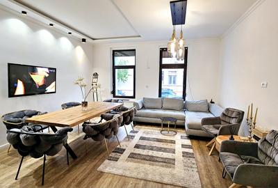 Casă cu 7 camere în Centrul Civic