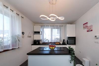 Casă Individuală Modernă de Vânzare | Sânpetru, Brașov - 9