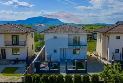 COMISION 0%| CASĂ ÎN STUPINI| FINISAJE PREMIUM| UTILITATI| TEREN 658MP - 11