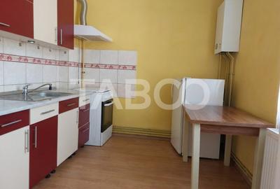 Apartament cu 2 camere nedecomandat, mobilat în Cisnădie