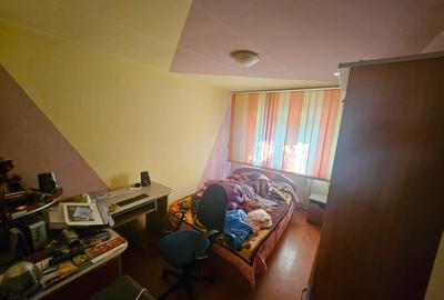 Apartament 3 camere, Onești, zona de sus