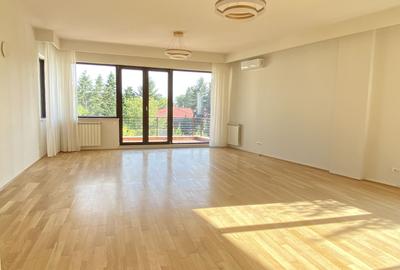 Apartament cu 4 camere decomandat în Primăverii