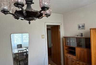 Se vinde un apartament de 3 camere in zona Obor, pe strada Masina de Paine - 13