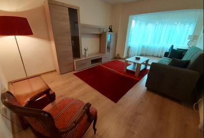 Apartament cu 2 camere decomandat în Centrul Civic