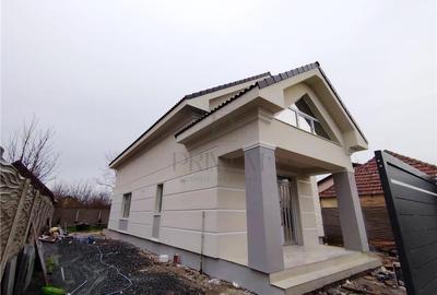 Casă individuală cu 6 camere în Aeroport