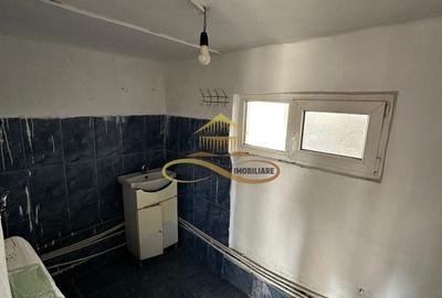 Casa batraneasca cu 800 mp teren de vanzare in Tache / Bacau - 16