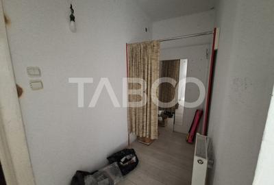 Spatiu comercial de inchiriat la parter zona buna Vasile Aaron - 3