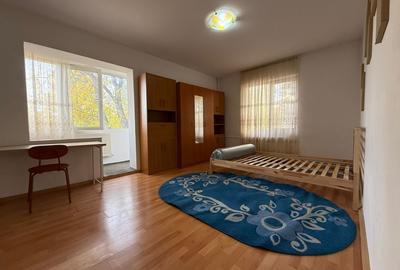 Garsonieră decomandată, mobilată în Gorjului