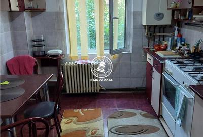 Apartament 3 camere decomandat zona Mircea cel Batran