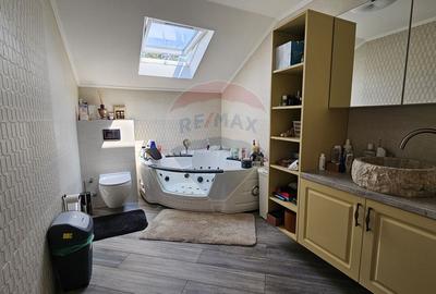 Casă / Vilă cu 7 camere si teren 1000 mp în zona Centrala-Suceava - 47