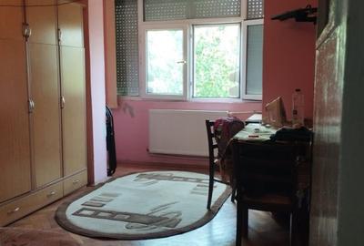 Apartament cu 2 camere decomandat în Micro 38