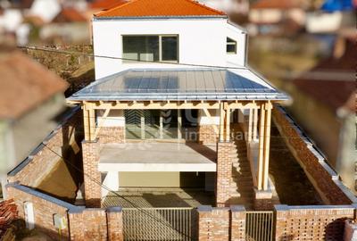 Casă individuală cu 4 camere în Dâmbul Rotund