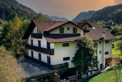 Pensiune lângă Complex Cheile Gradistei în Moeciu -Bran ,amenajare unică - 1