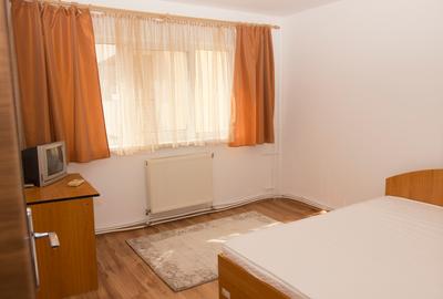 Ofer spre inchiriere apt. 2 camere, decomandat, cartier Zorilor, cu garaj. - 2