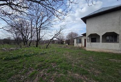 Teren intravilan 3.842 mp + Casă P+1+Pod 144 mp - 3