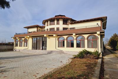 Casă individuală cu 9 camere în Vlădiceasca