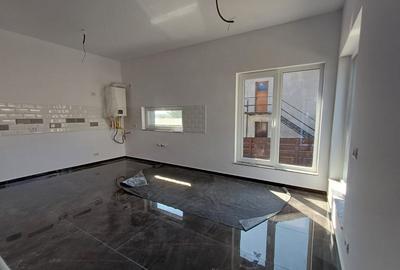 Casă de vânzare în MIROSLAVA , 4 camere - 8