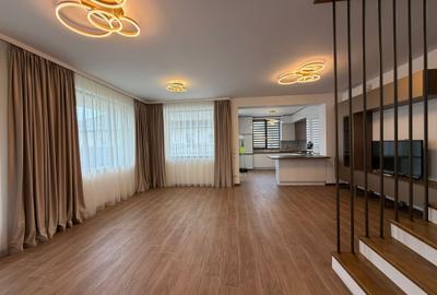 Casă individuală cu 5 camere în Tunari