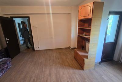 Calea Rahovei. Sector 5. Bloc 1986 | Etaj 3/4 | Centrală proprie - 15
