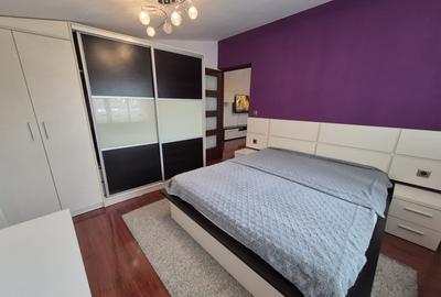 Inchiriez apartament 3 camere - 4