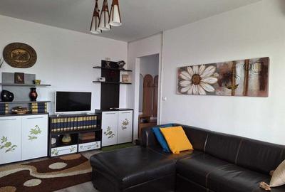 Apartament cu 2 camere semidecomandat, mobilat în Calea București
