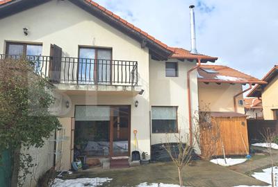 Duplex cu 4 camere în Sânpetru