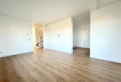 Duplex cu 5 camere în Dumbrăvița