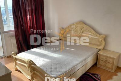Apartament cu 4 camere decomandat, mobilat în Central