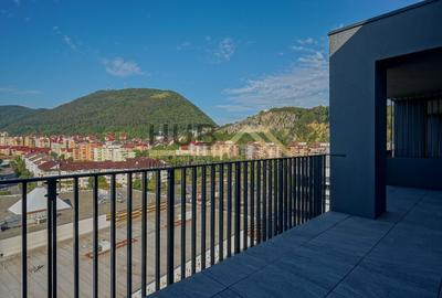 Penthouse cu 6 camere decomandat în Răcădău