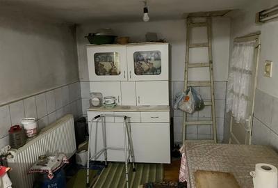Vanzare casa si terenul aferent - 11