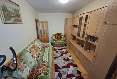 Apartament cu 3 camere, decomandat, etajul 3/8, zona Pacurari - 4