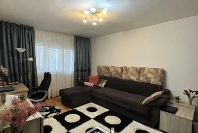 Apartament cu 3 camere, spatios, in cartierul Craiovita Noua