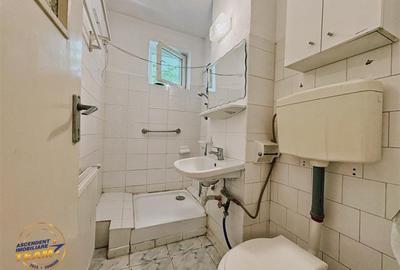 FILM! Apartament 2 camere decomandat, zona apreciabila, cartier Florilor Brasov - 14
