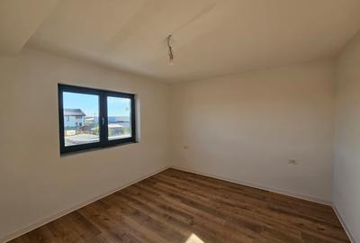 Duplex nou, P+E, 1 apartament la cheie, 1 la alb, Moșnița Veche, comision 0% - 26