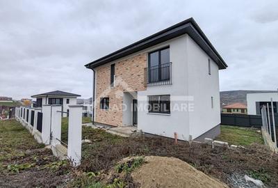 Casă individuală cu 4 camere în Chinteni