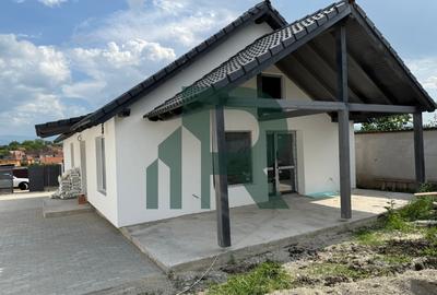 Casă individuală cu 4 camere în Șura Mică