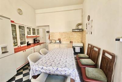 Apartament 6 Camere / Curte Privata | Centrul Istoric/ COMISION 0 - 17