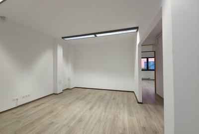 Spatiu birouri luminos, modern, cladire noua, parcare - 14