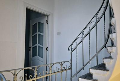 Ultracentral - Etaj de vila cu intrare si curte separata - 10