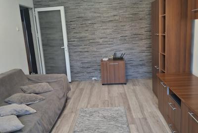 Micro 17, 2 camere amenajate modern, mobilate Pret 400 Euro - 1