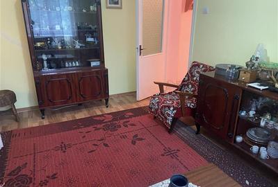 Apartament 2 camere , zona cartier Gara , etaj 1/4 , curat , liber , centrala te - 1