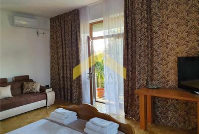 Casa pe colt cu teren de 2464 mp in ZONA MICALACA - 2